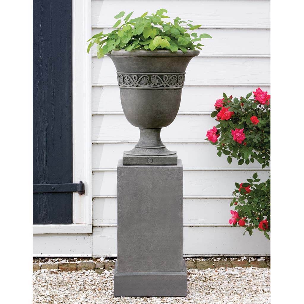 Williamsburg Strapwork Leaf Urn - Image 2